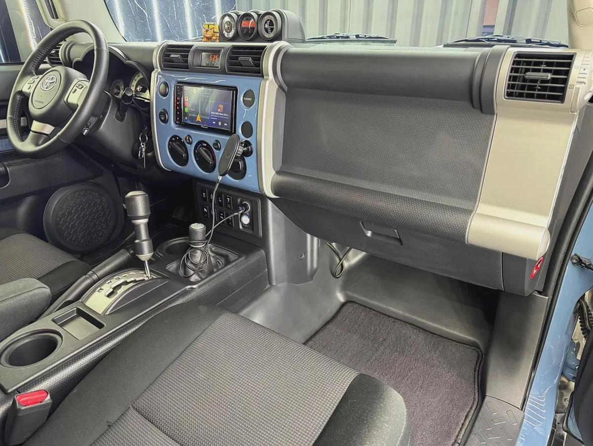 Toyota FJ Cruiser 2020 GCC specs for 200,000.00 AED-9-9