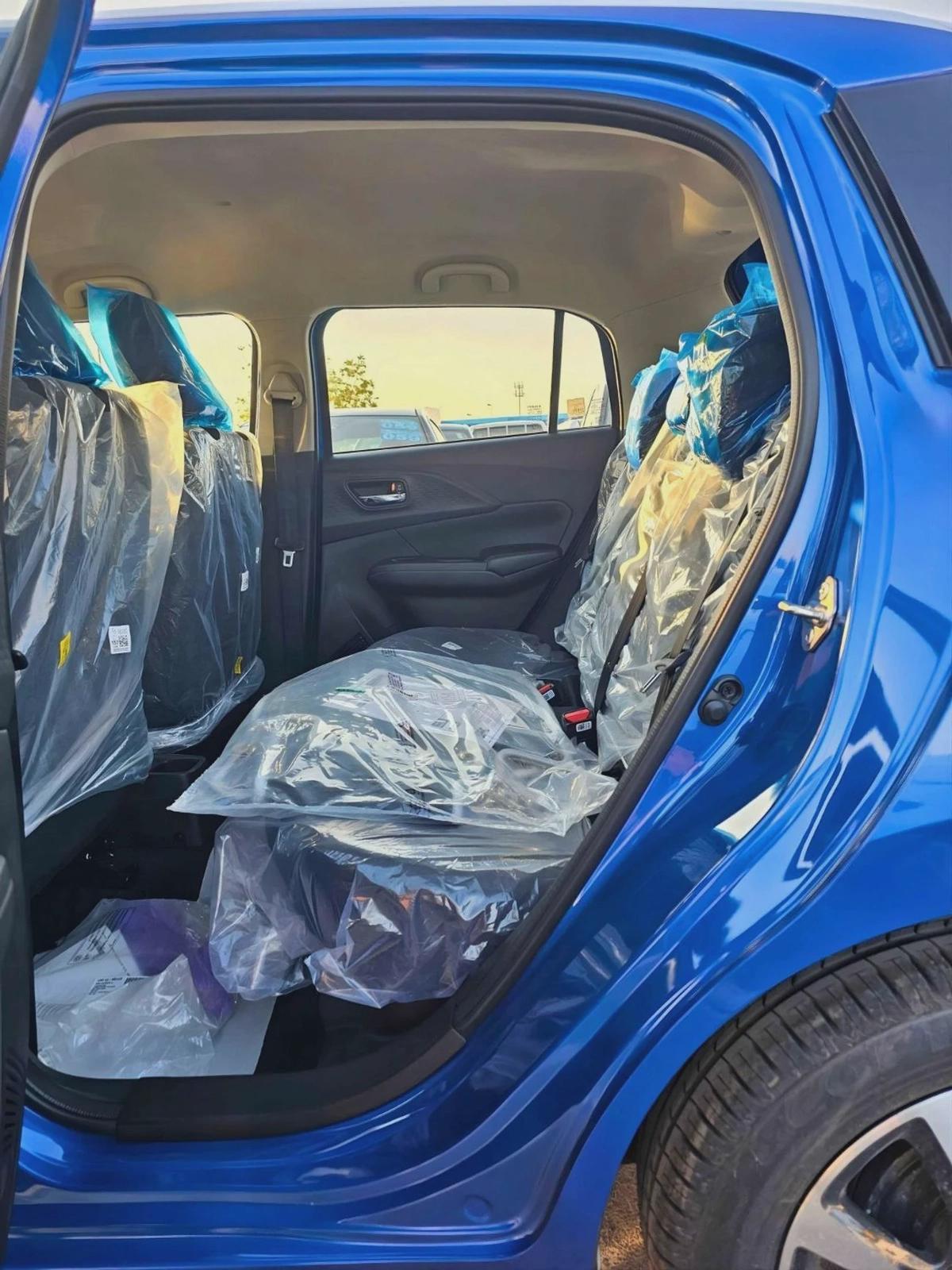 Suzuki Swift GLX / 1.2L PETROL V3 A/T/ PUSH START / REAR PARKING SENSOR / REAR CAMERA (CODE # SGLX)-11-11