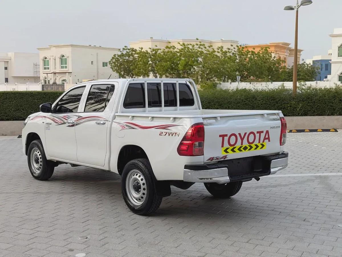 2022 Toyota Hilux GL 2.7 L 4X4 Automatic - Original paint - GCC Specs Dual Cab Pickup |-9-9