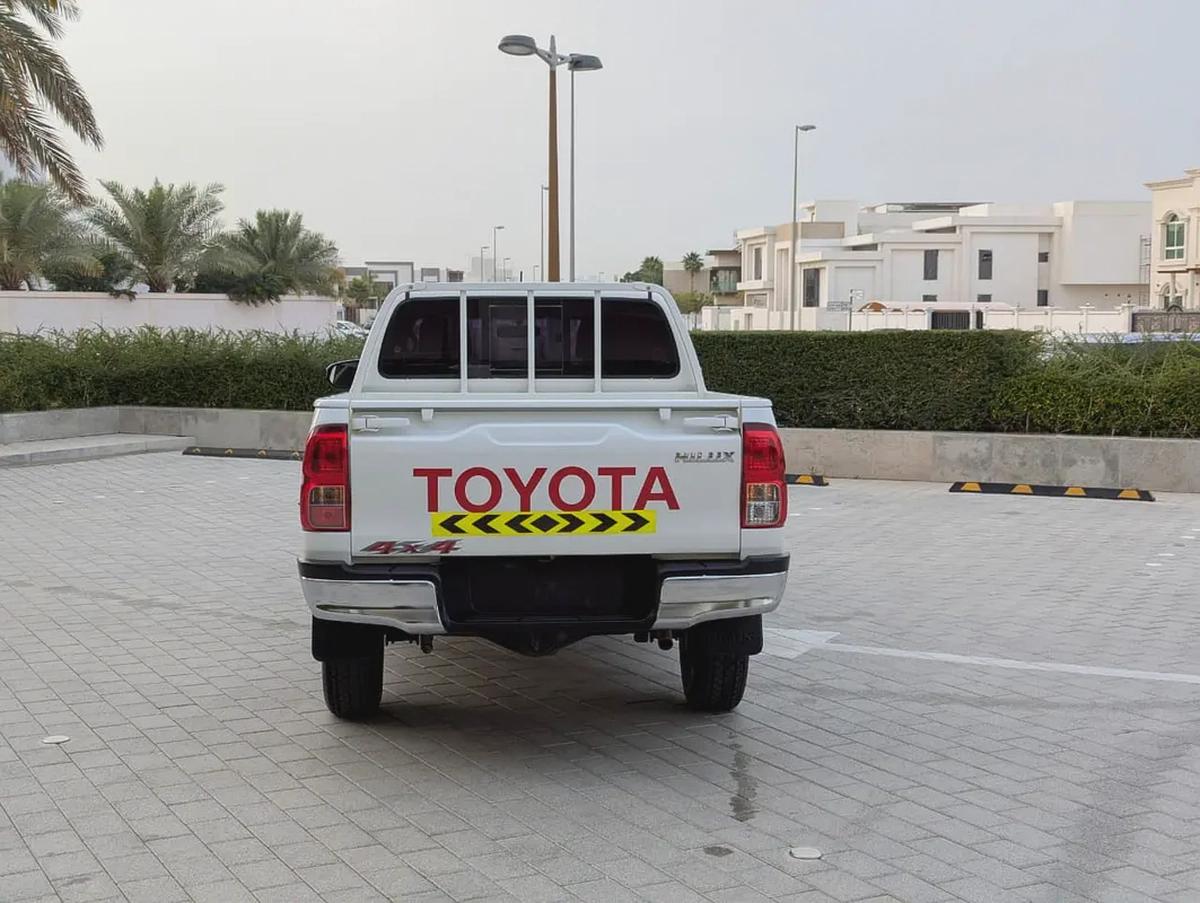 2022 Toyota Hilux GL 2.7 L 4X4 Automatic - Original paint - GCC Specs Dual Cab Pickup |-12-12