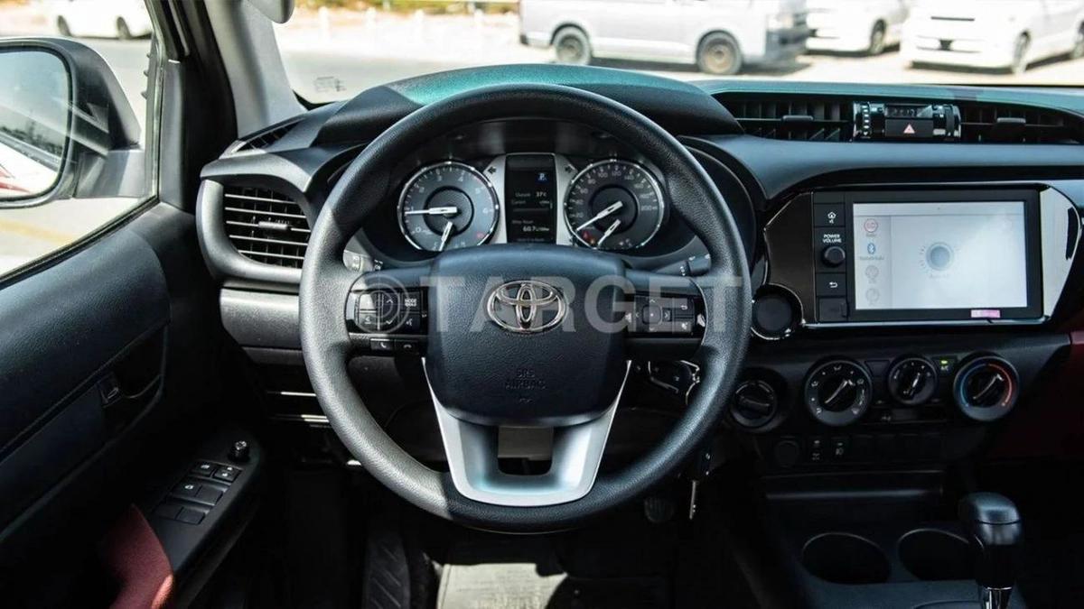 Toyota Hilux 2.4L AT 4WD DIESEL-2-2
