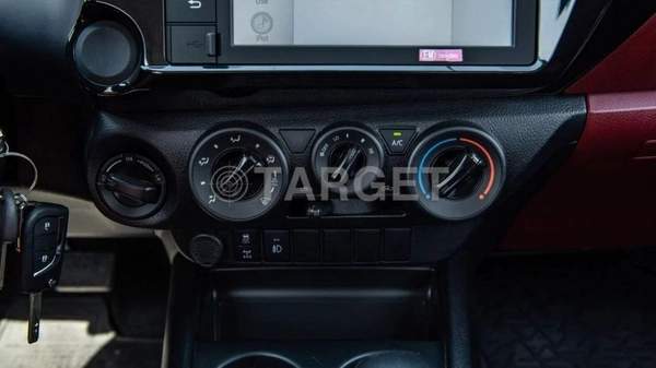 Toyota Hilux 2.4L AT 4WD DIESEL