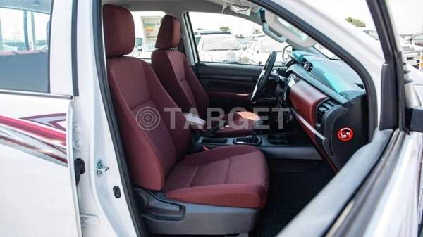 Toyota Hilux 2.4L AT 4WD DIESEL