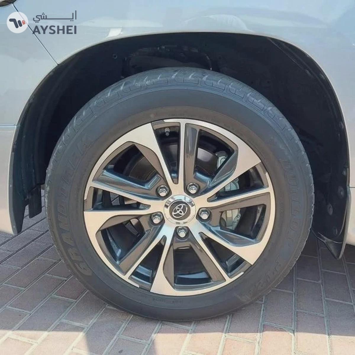 Toyota Land Cruiser TOYOTA LANDCRUISER VXR GRAND TOURING V8 5.7 - AED 255,000-6-6