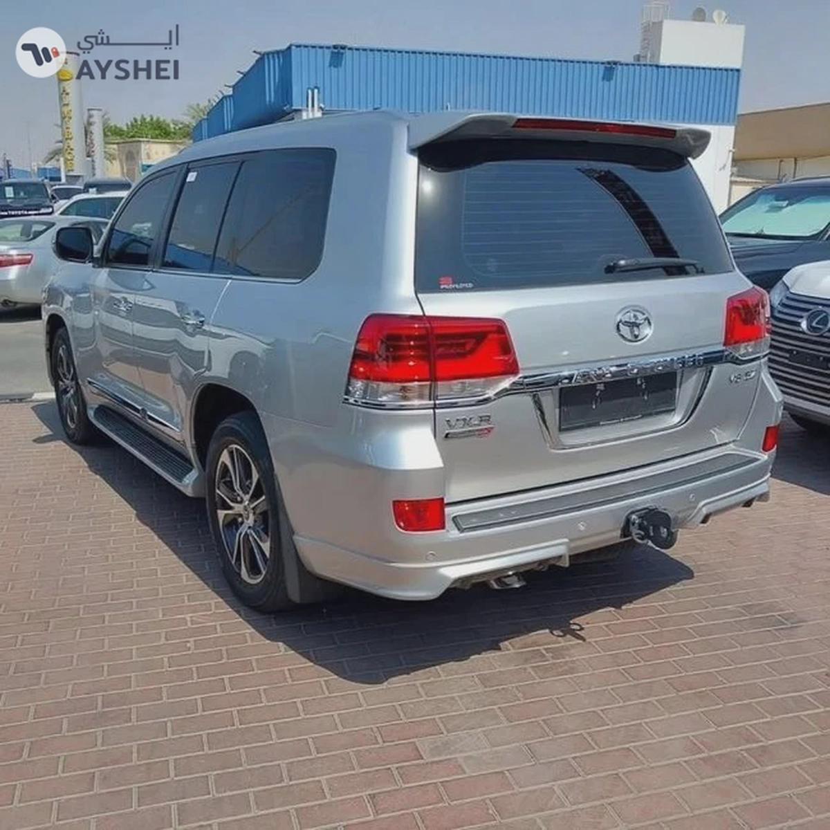 Toyota Land Cruiser TOYOTA LANDCRUISER VXR GRAND TOURING V8 5.7 - AED 255,000-3-3