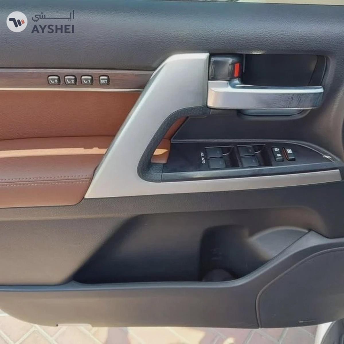 Toyota Land Cruiser TOYOTA LANDCRUISER VXR GRAND TOURING V8 5.7 - AED 255,000-5-5