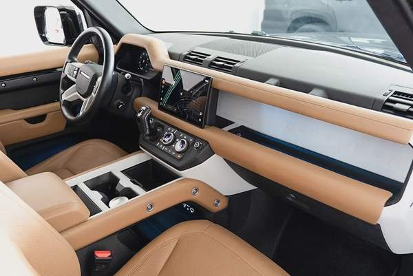 6,384 AED / 60 months | 0% DP | 2025 Landrover Defender 110 P300 X-Dynamic / Agency Warranty