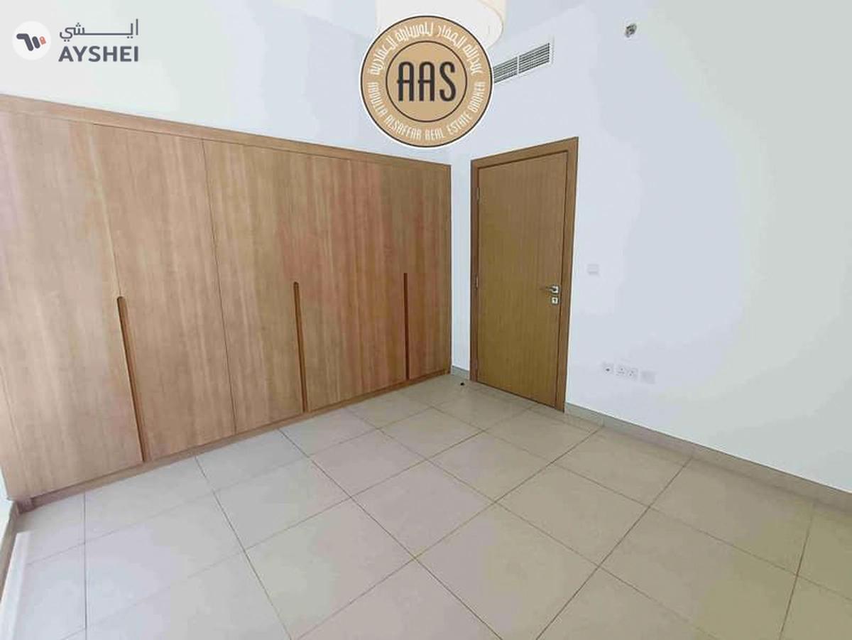 Spacious 3BK ! Near metro station !only 140k ready to move-16-16