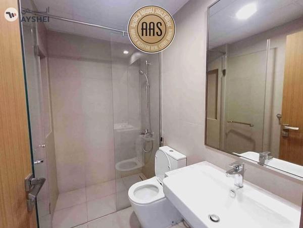 Spacious 3BK ! Near metro station !only 140k ready to move