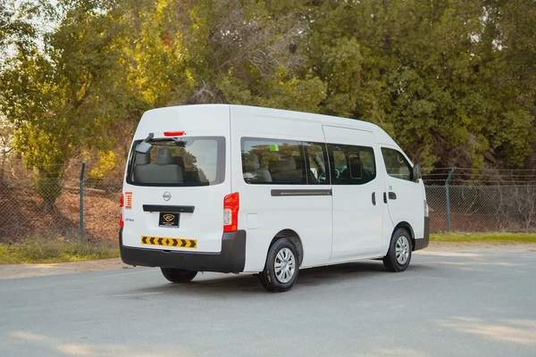 High-Roof 13-Seater Passenger Van | Automatic | GCC Specs | Ref#N85175