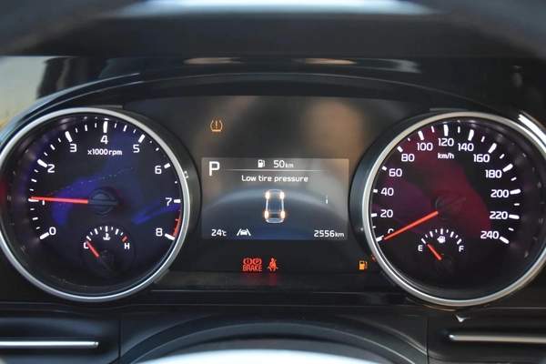 KIA CARNIVAL 7 SEATS 2023 | BLACK