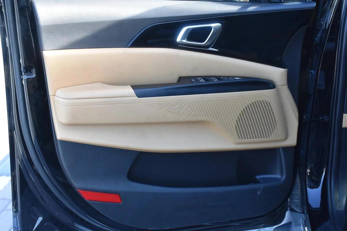 KIA CARNIVAL 7 SEATS 2023 | BLACK-18-18