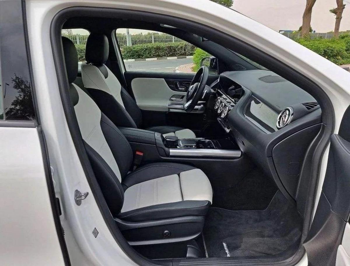 Mercedes-Benz GLA 45 AMG American Specifications - 4000km driven - 2.0L- 4 Cylinder - Turbo -8-8