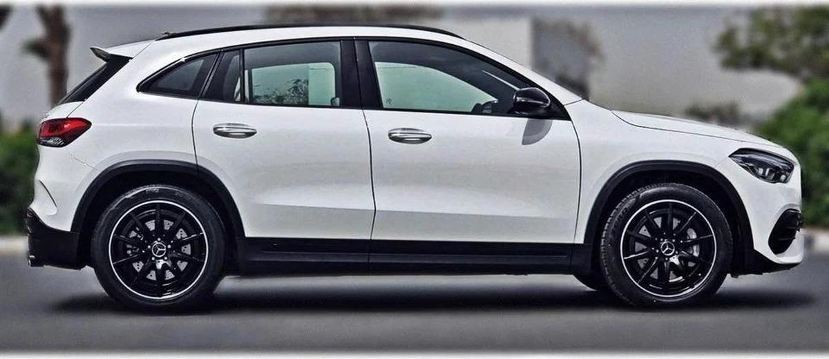 Mercedes-Benz GLA 45 AMG American Specifications - 4000km driven - 2.0L- 4 Cylinder - Turbo -2-2