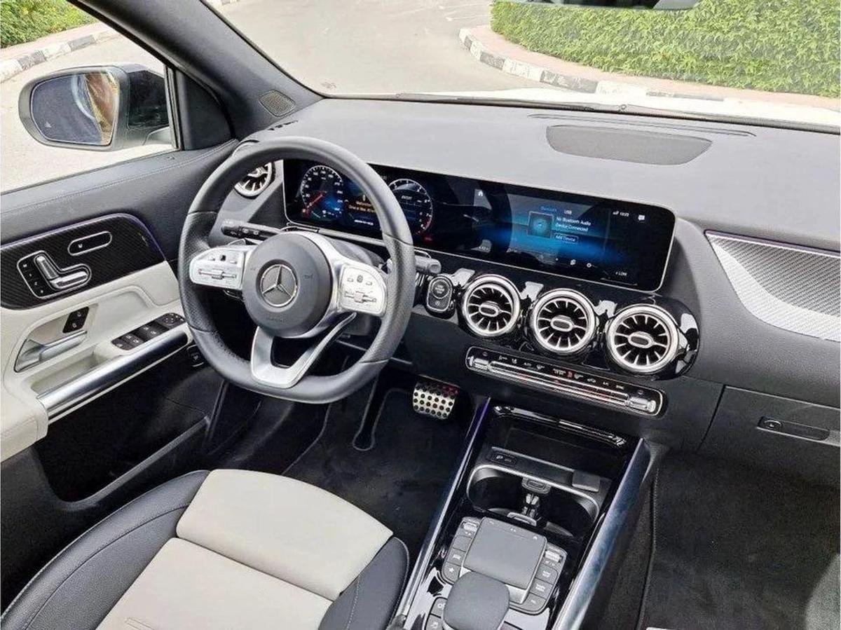 Mercedes-Benz GLA 45 AMG American Specifications - 4000km driven - 2.0L- 4 Cylinder - Turbo -12-12