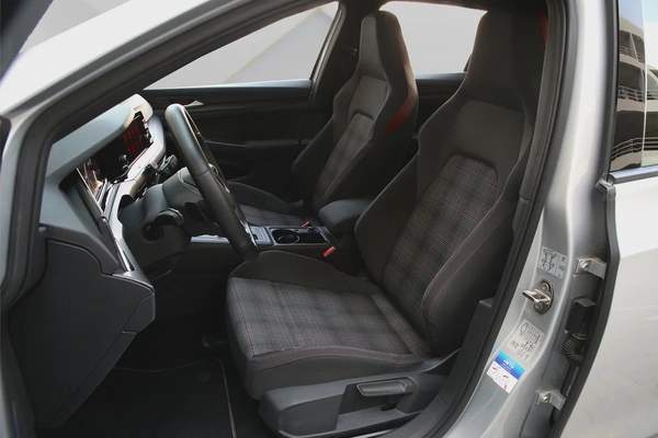 VOLKSWAGEN GOLF GTI - 2022 - GCC - FULLY LOADED - AMAZING CONDITION