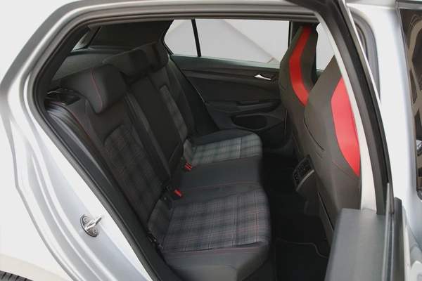 VOLKSWAGEN GOLF GTI - 2022 - GCC - FULLY LOADED - AMAZING CONDITION