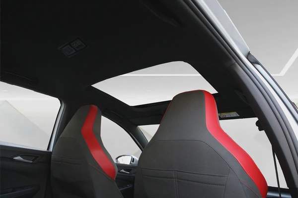 VOLKSWAGEN GOLF GTI - 2022 - GCC - FULLY LOADED - AMAZING CONDITION