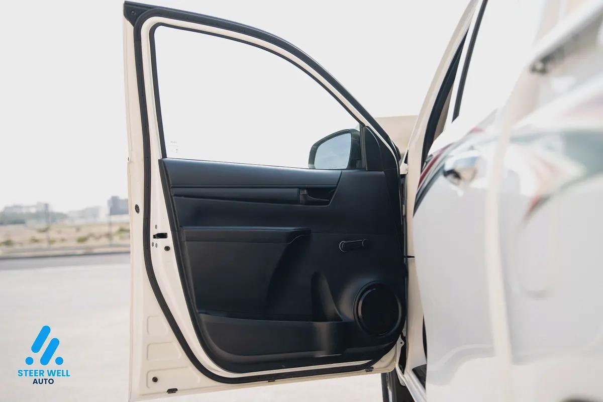 2022 Toyota Hilux GL 2.7 L Automatic – GCC Specs Dual Cab Pickup | Book Now-9-9