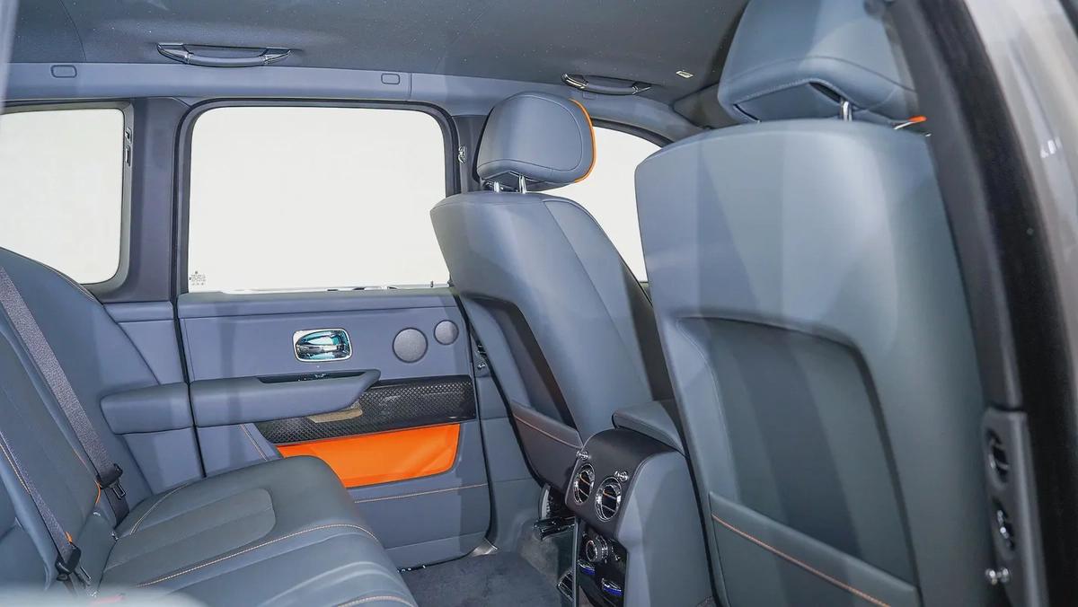 Special Offer | AED 18,393 PM | Warranty Until August 2026 | GCC | Cullinan - Black Badge-4-4