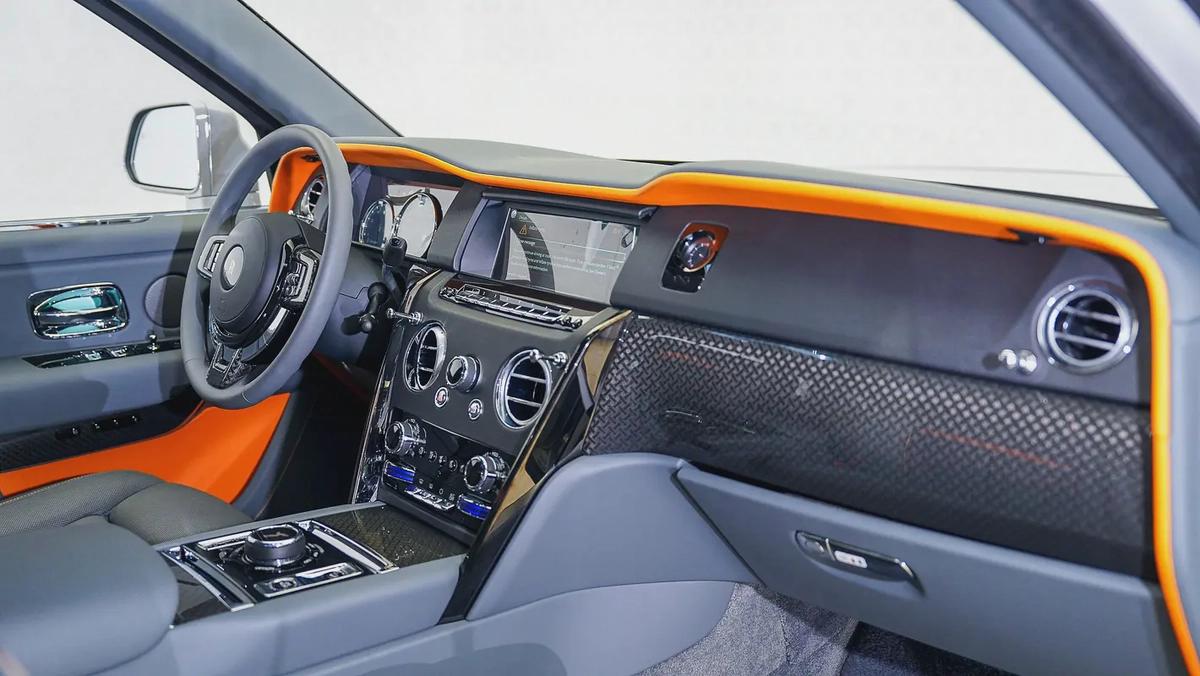 Special Offer | AED 18,393 PM | Warranty Until August 2026 | GCC | Cullinan - Black Badge-5-5