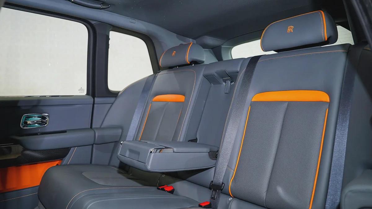 Special Offer | AED 18,393 PM | Warranty Until August 2026 | GCC | Cullinan - Black Badge-6-6