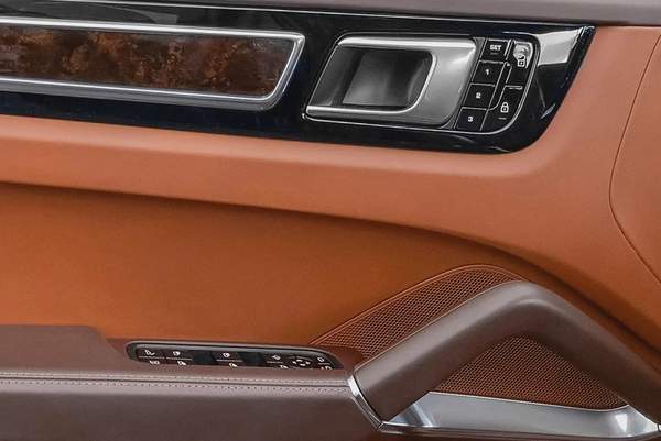 8,924 AED / month | 0% DP | 2020 Porsche Cayenne Turbo S-E Hybrid