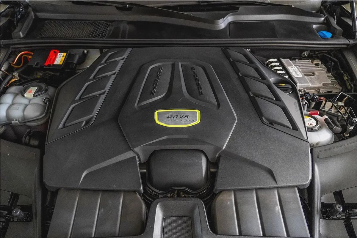 8,924 AED / month | 0% DP | 2020 Porsche Cayenne Turbo S-E Hybrid-18-18