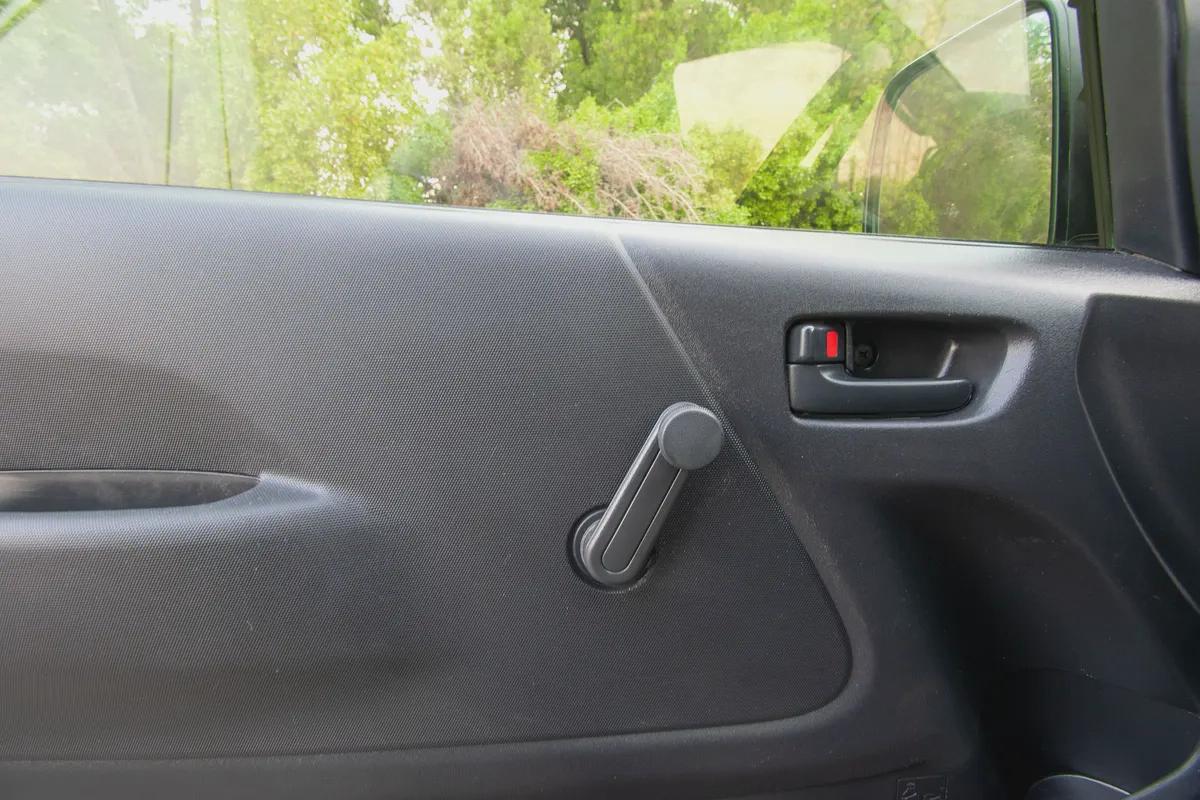 Toyota Hiace Standard Roof | Delivery Van | GCC Specs | Ref#T24064-11-11