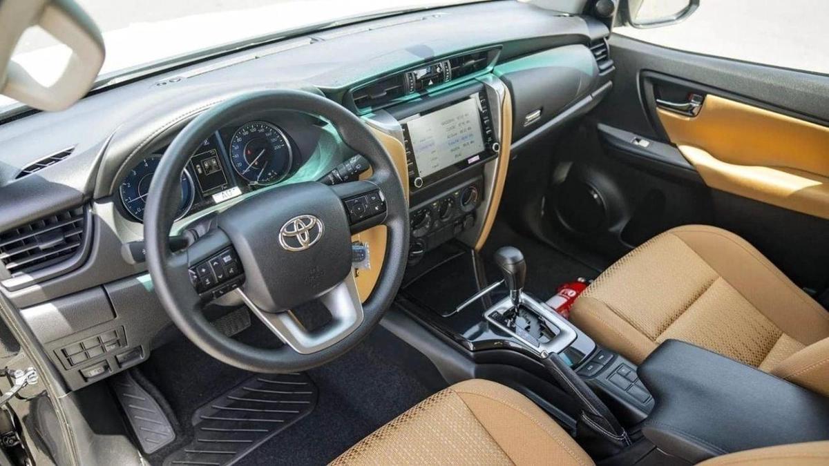 Toyota Fortuner FORTUNER 2.7L V4 4WD 7SET-9-9