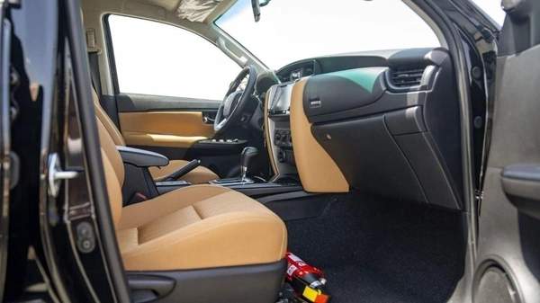 Toyota Fortuner FORTUNER 2.7L V4 4WD 7SET