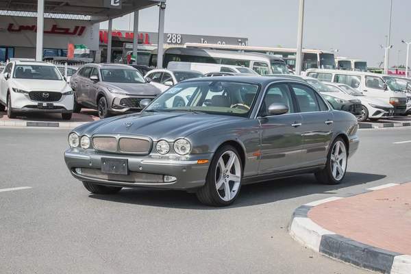 2006 - JAGUAR XJ8 - GOOD CONDITION - ONLY 43,000 KM