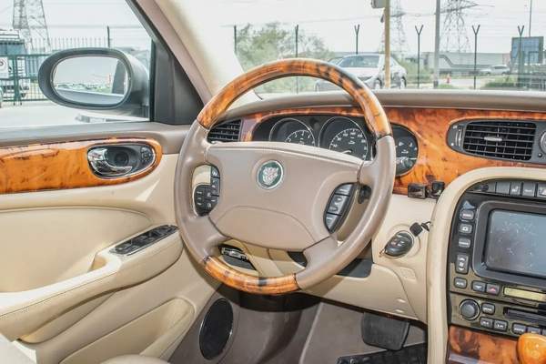 2006 - JAGUAR XJ8 - GOOD CONDITION - ONLY 43,000 KM