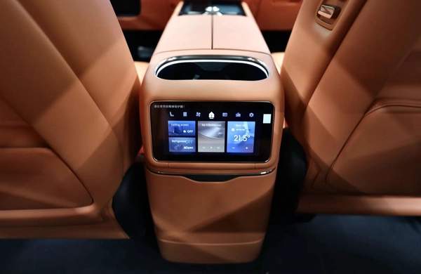 2025 Lynk & Co 900 for Sale | Brand New Luxury SUV | Ref lynknco