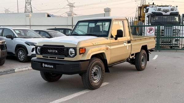 Toyota Land Cruiser Pick Up Std 4.0L Single Cab Utility 4WD - 2025