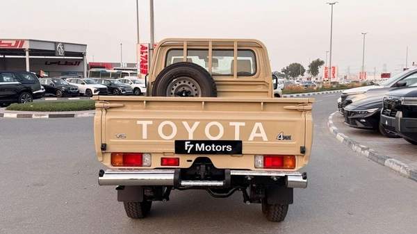 Toyota Land Cruiser Pick Up Std 4.0L Single Cab Utility 4WD - 2025