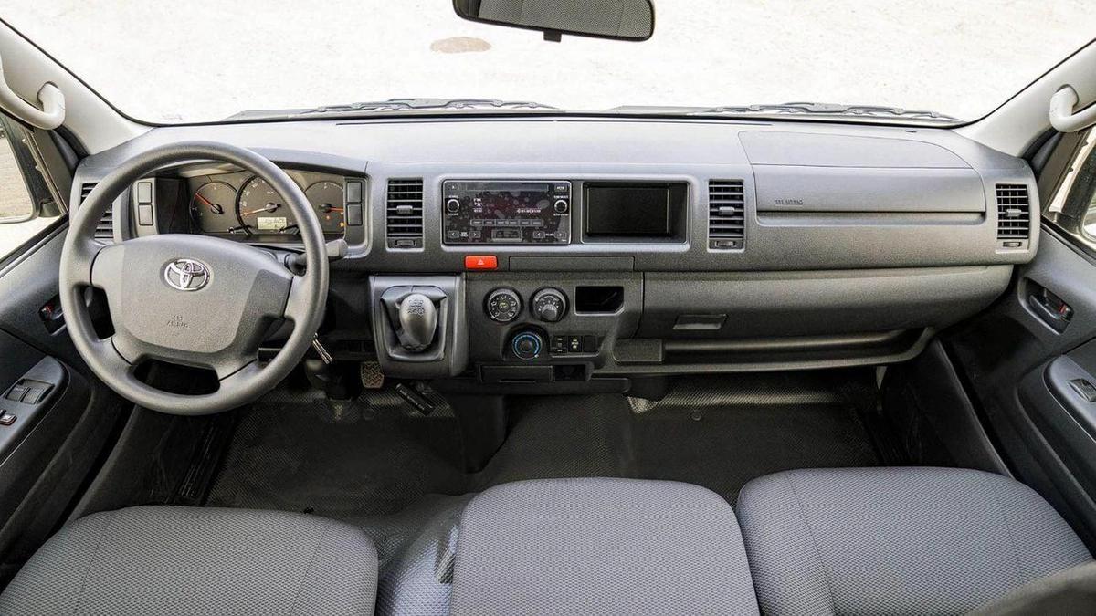 Toyota Hiace TOYOTA HIACE HR 2.7P MT 16 SEATER - WHITE-11-11