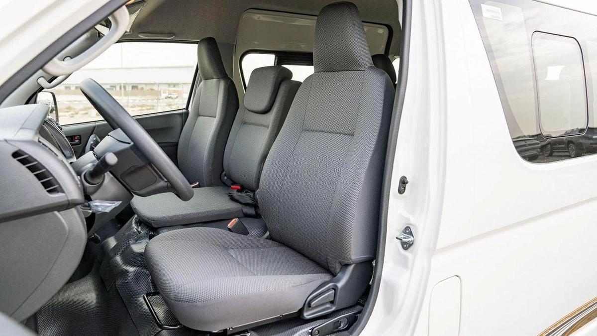 Toyota Hiace TOYOTA HIACE HR 2.7P MT 16 SEATER - WHITE-21-21