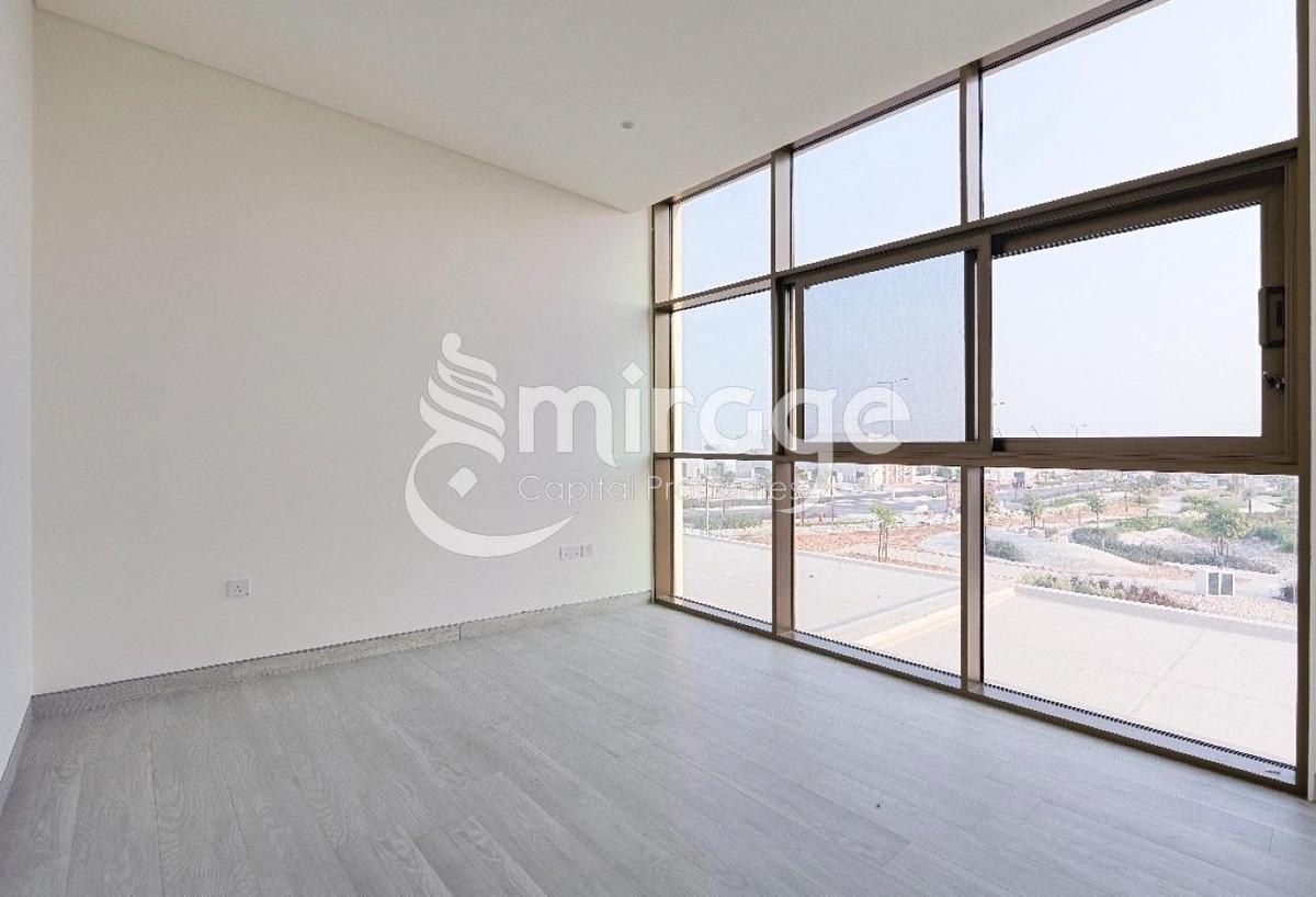 Single Row | 3BR TH Square | Prime Location-4-4