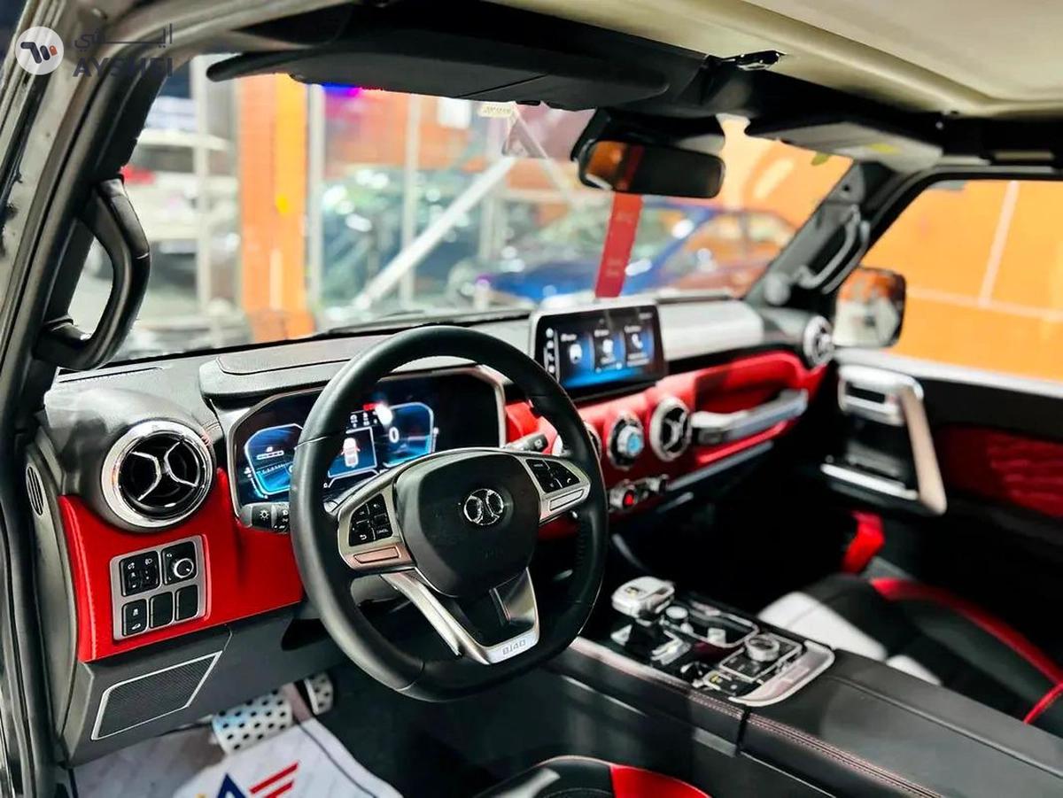 BAIC BJ40F BLACK 2023 4 CYLINDER 2.0T - GCC SPECIFICATION WITH DEALER WARRANTY-8-8