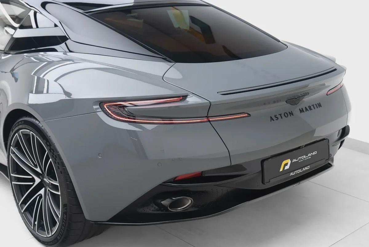 2026 ASTON MARTIN DB12-19-19