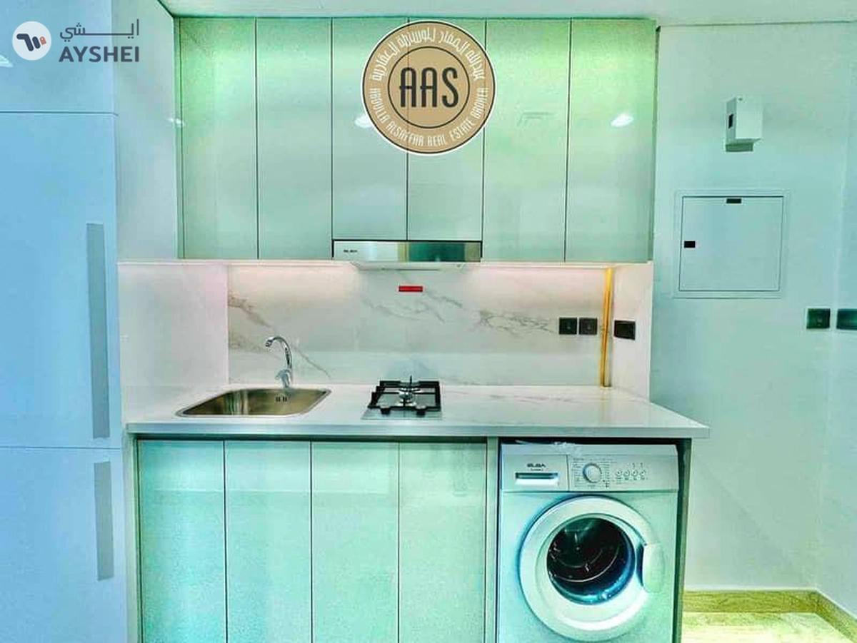 Pool view •• big balcony •• kitchen appliances •• chiller free-9-9