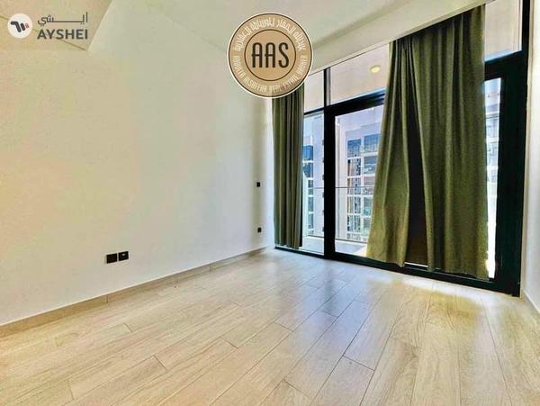 Pool view •• big balcony •• kitchen appliances •• chiller free