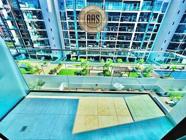 Pool view •• big balcony •• kitchen appliances •• chiller free