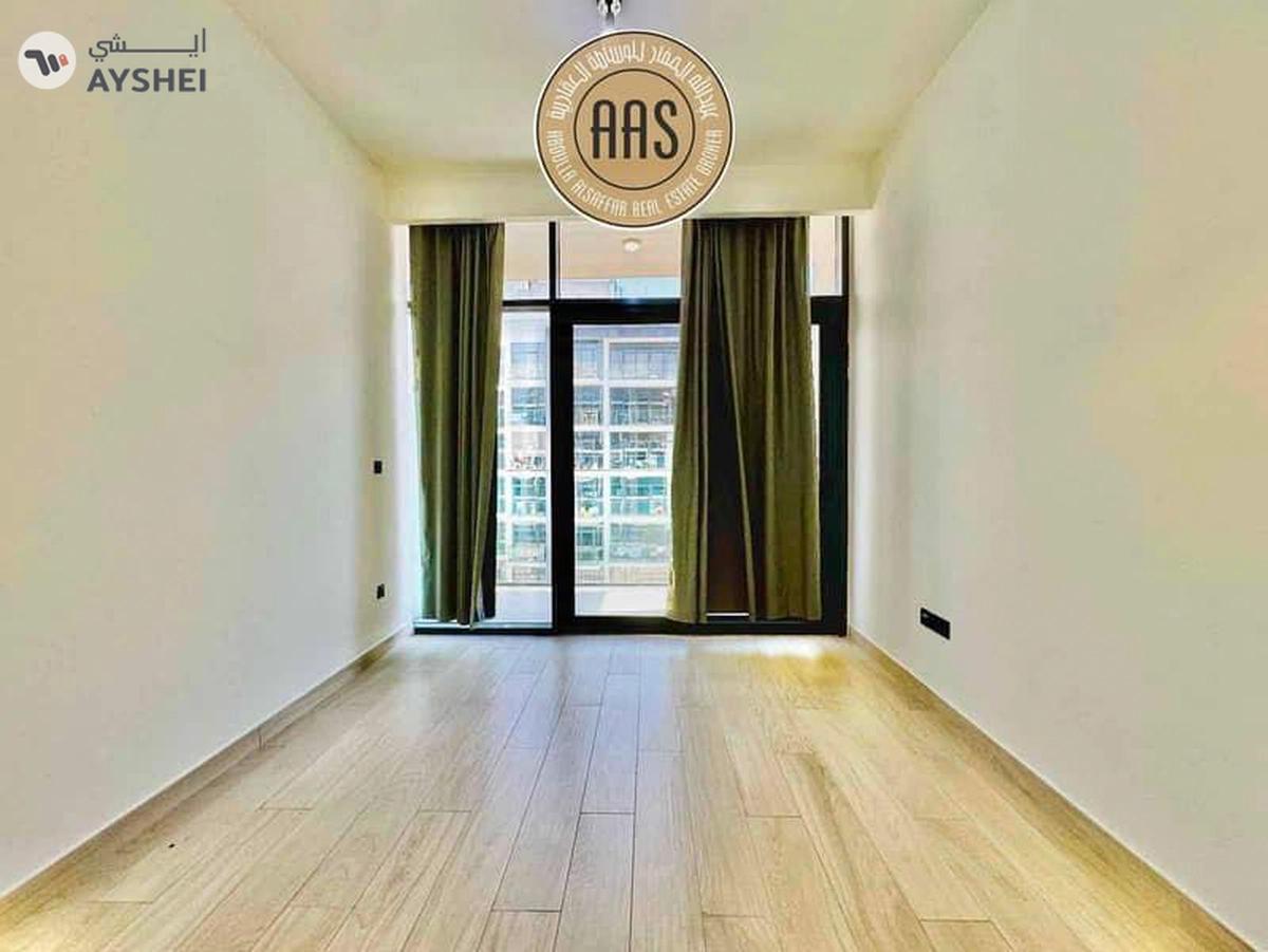 Pool view •• big balcony •• kitchen appliances •• chiller free-8-8