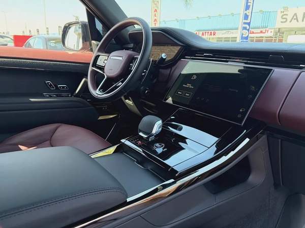 2025 Land Rover Range Rover Sport HSE Dynamic - GCC Specs - Brand New