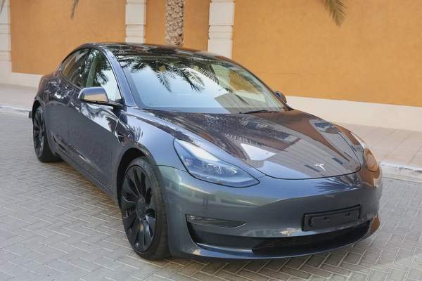 TESLA MODEL 3 PERFORMANCE - GCC SPECS - UNDER WARRANTY - FULL SERVICE HISTORY - ACCIDENT FREE -