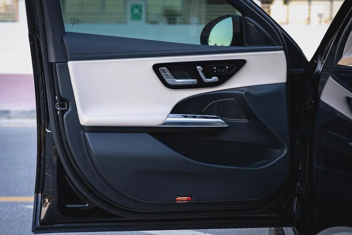 2025 | Mercedes E200 Black | Low Mileage | Brand new | Clean title | Warranty |-6-6