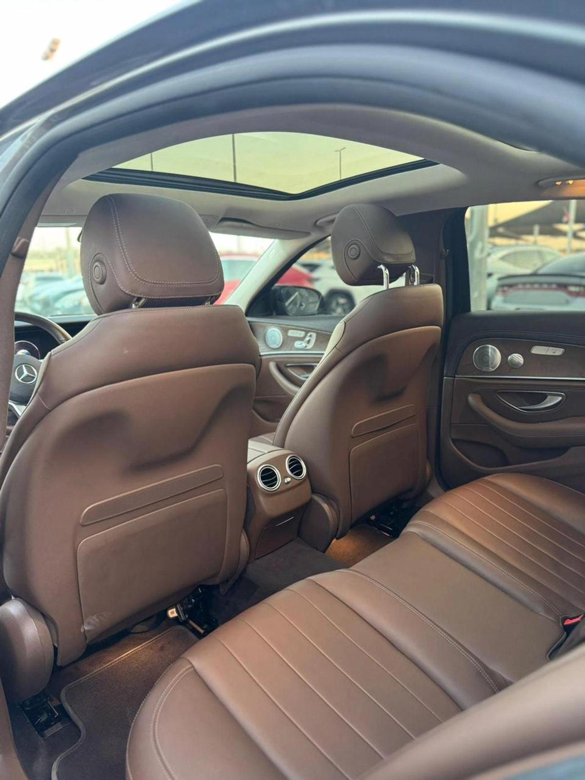 Mercedes-Benz E300 MERCEDES AMG E300 KIT 63 2019-4-4