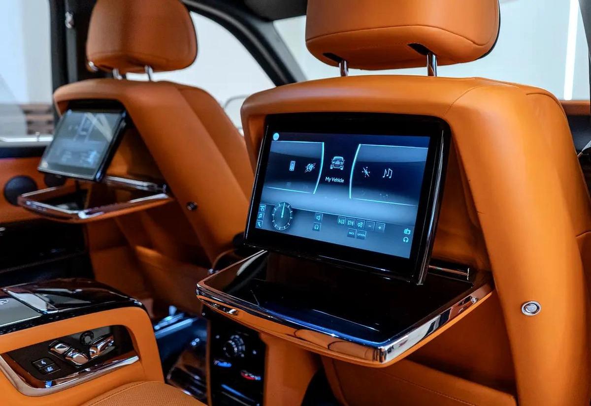 2022 Rolls-Royce Cullinan, With Warranty From Rolls Royce, Excellent Condition, GCC Specs-8-8